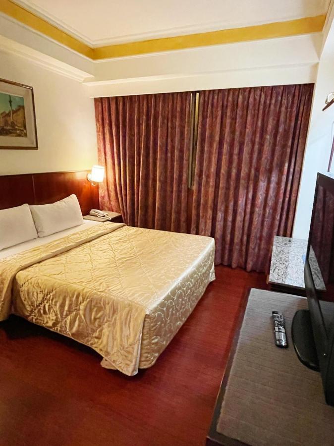 Family Hotel - Linsen Tainan Buitenkant foto