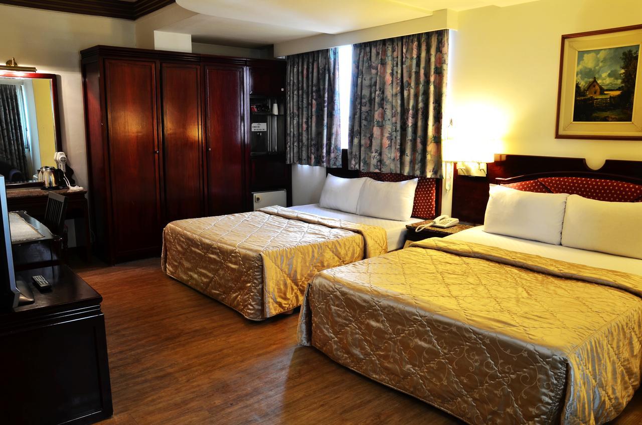 Family Hotel - Linsen Tainan Buitenkant foto