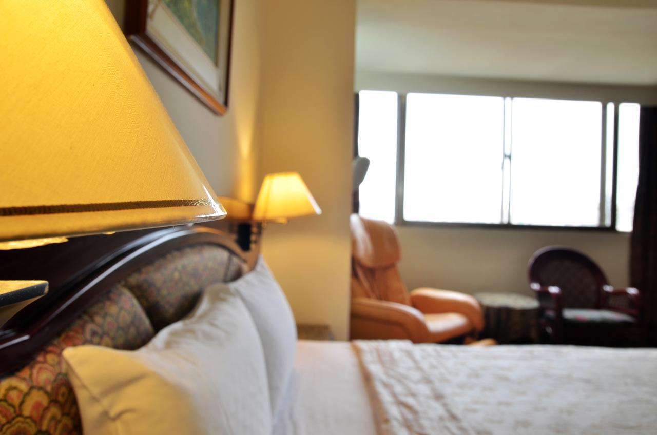 Family Hotel - Linsen Tainan Buitenkant foto